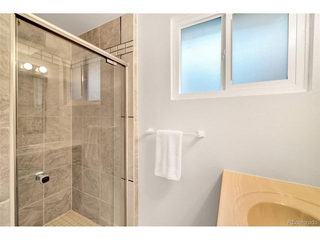 1535 S Zang Ct, Lakewood, CO 80228