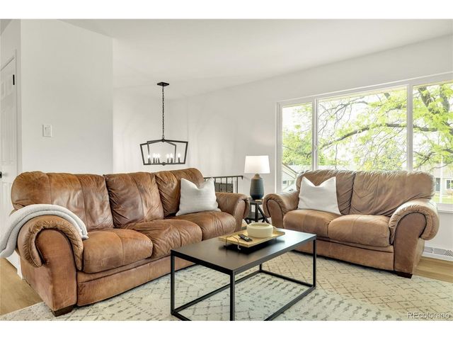 1535 S Zang Ct, Lakewood, CO 80228
