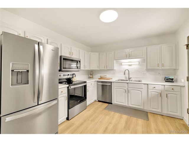 1535 S Zang Ct, Lakewood, CO 80228