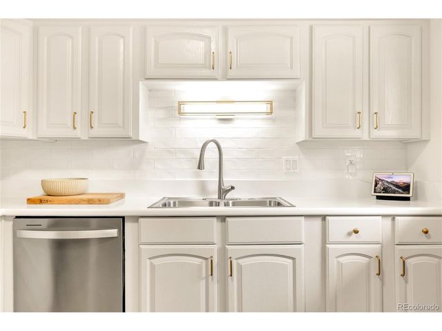 1535 S Zang Ct, Lakewood, CO 80228