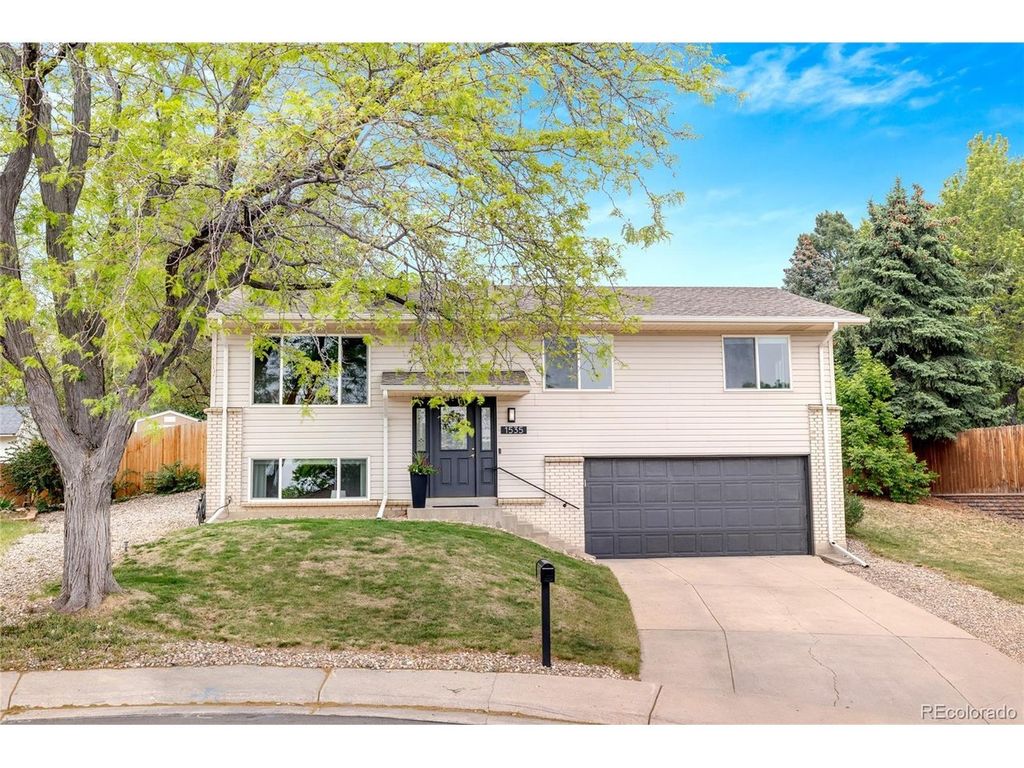 1535 S Zang Ct, Lakewood, CO 80228
