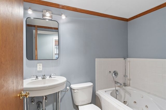 559 Merriam Ave, Leominster, MA 01453