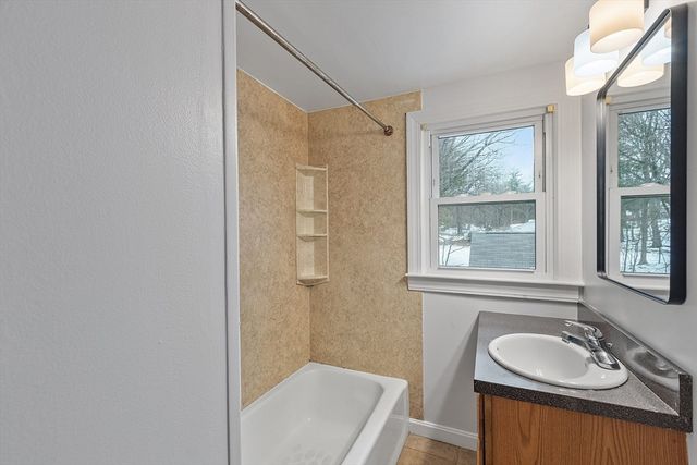 559 Merriam Ave, Leominster, MA 01453