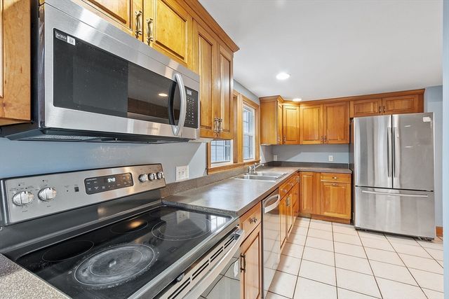 559 Merriam Ave, Leominster, MA 01453