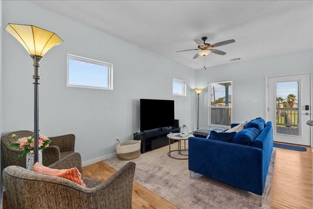 1012 22nd Street Street D, Dickinson, TX 77539