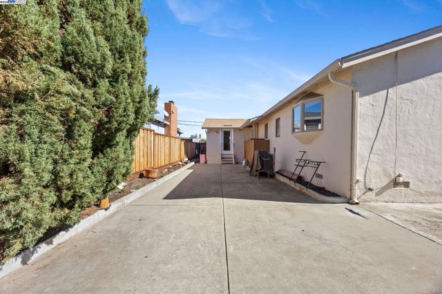 19695 Bernal Street, Castro Valley, CA 94546