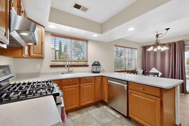 2813 Mesa Road SE, Rio Rancho, NM 87124