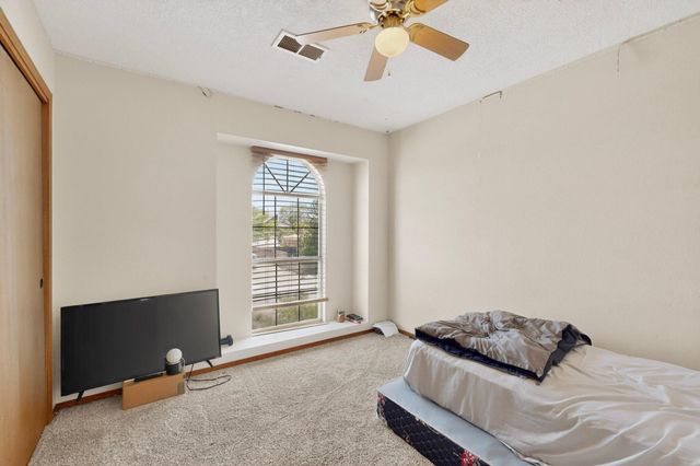 2813 Mesa Road SE, Rio Rancho, NM 87124
