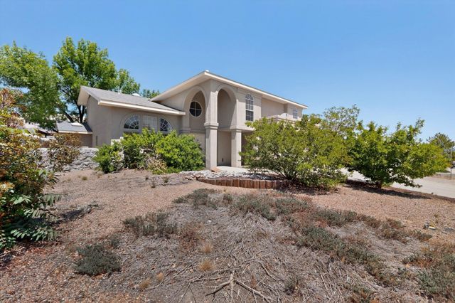 2813 Mesa Road SE, Rio Rancho, NM 87124