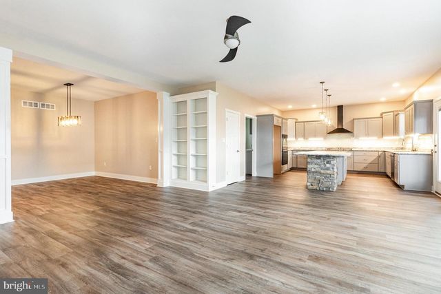 6124 WESTON DR, Harrisburg, PA 17111