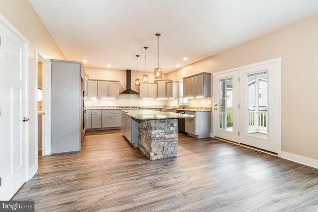 6124 WESTON DR, Harrisburg, PA 17111