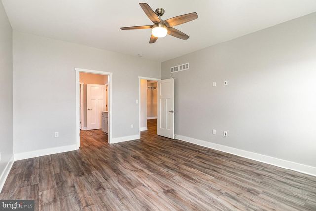 6124 WESTON DR, Harrisburg, PA 17111