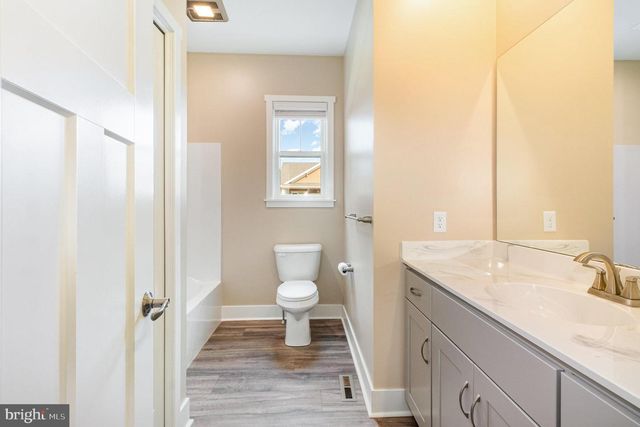 6124 WESTON DR, Harrisburg, PA 17111