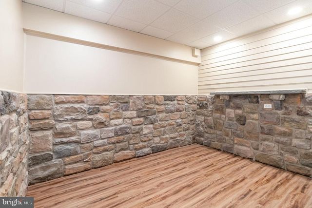 6124 WESTON DR, Harrisburg, PA 17111