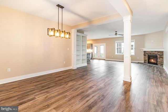 6124 WESTON DR, Harrisburg, PA 17111
