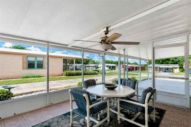 32520 W GOLF COURT, Leesburg, FL 34748