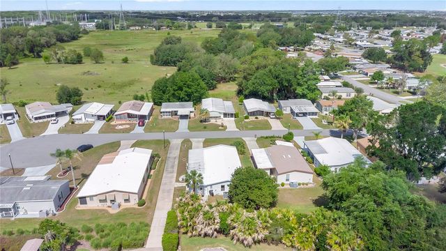 32520 W GOLF COURT, Leesburg, FL 34748