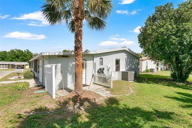 32520 W GOLF COURT, Leesburg, FL 34748