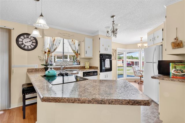 32520 W GOLF COURT, Leesburg, FL 34748