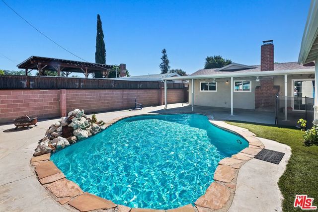 22301 Covello Street, Canoga Park, CA 91303