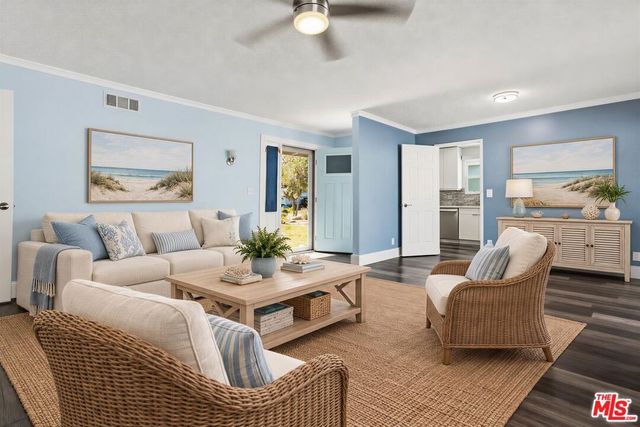 22301 Covello Street, Canoga Park, CA 91303