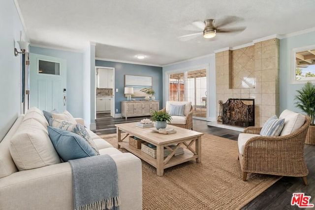 22301 Covello Street, Canoga Park, CA 91303