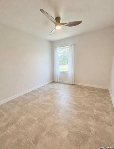 1103 Shadwell Dr, San Antonio, TX 78228