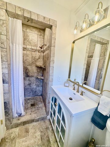 1103 Shadwell Dr, San Antonio, TX 78228