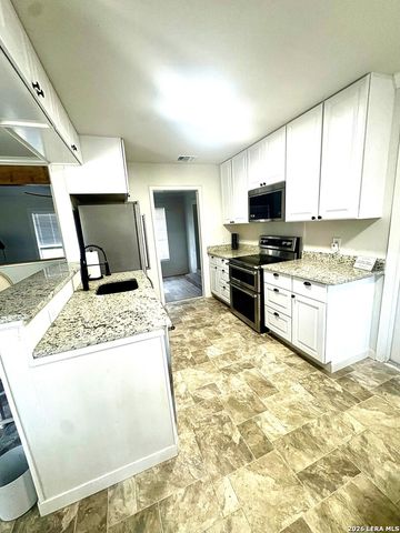 1103 Shadwell Dr, San Antonio, TX 78228