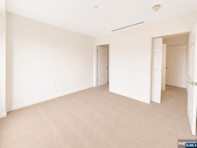 1 Orient W Orient 305, Rutherford, NJ 07070