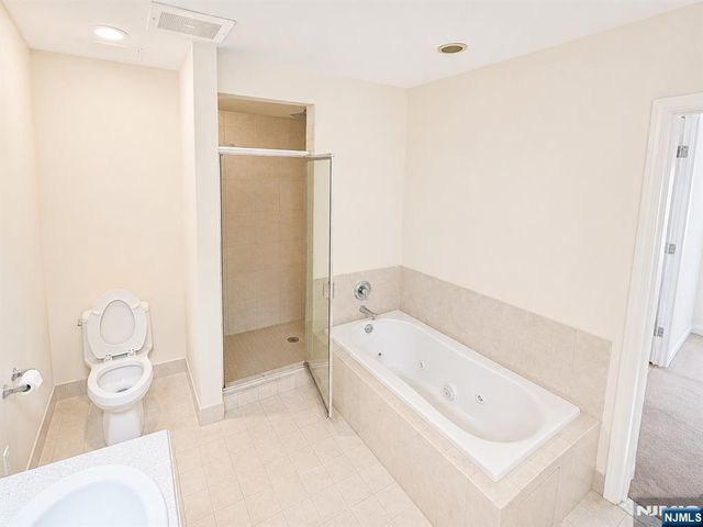 1 Orient W Orient 305, Rutherford, NJ 07070