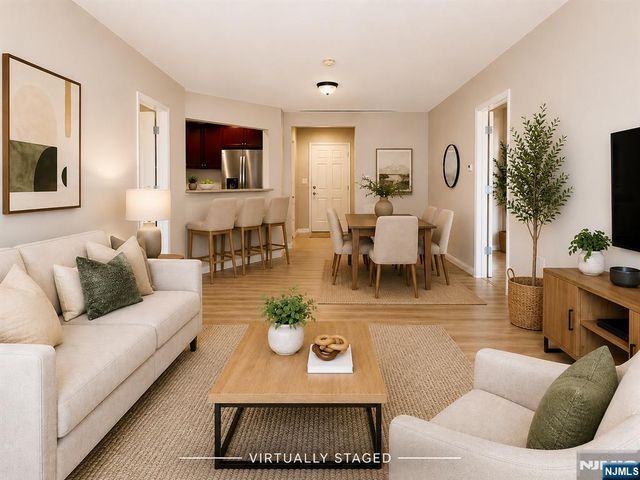 1 Orient W Orient 305, Rutherford, NJ 07070