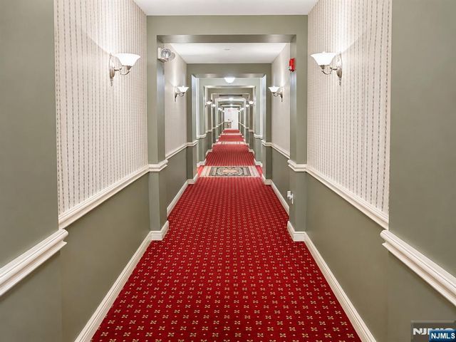 1 Orient W Orient 305, Rutherford, NJ 07070