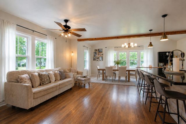 609 W North Street, Crown Point, IN 46307