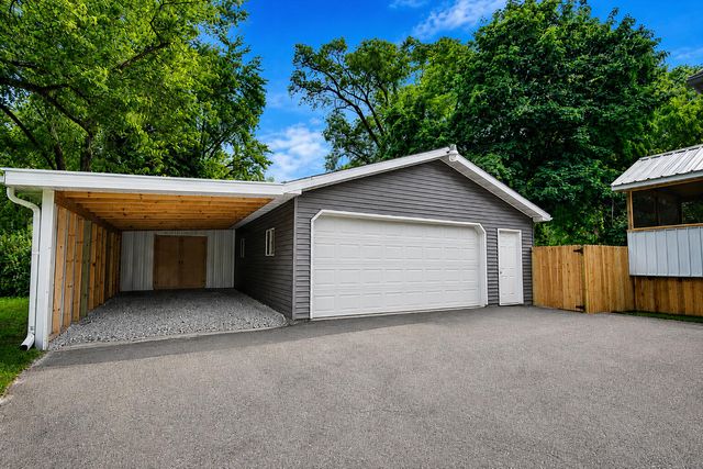 609 W North Street, Crown Point, IN 46307