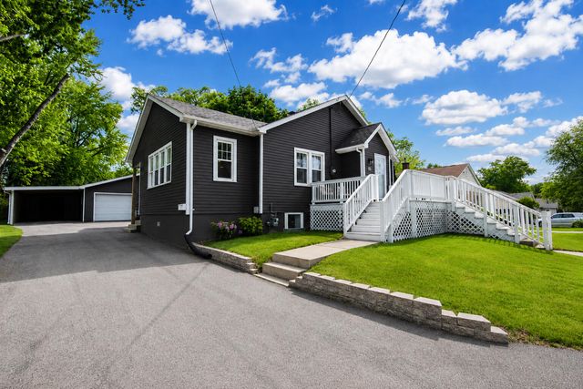 609 W North Street, Crown Point, IN 46307