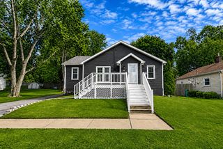 609 W North Street, Crown Point, IN 46307
