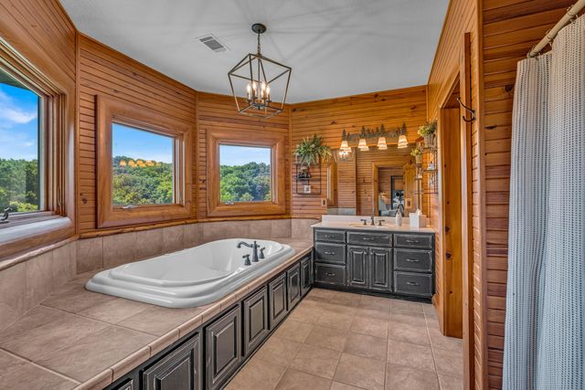 644 Northfork Village Road, Tecumseh, MO 65760