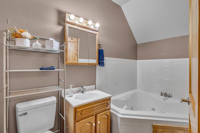 644 Northfork Village Road, Tecumseh, MO 65760