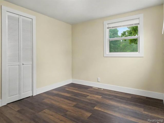 5104 Esta Drive, Flint, MI 48506