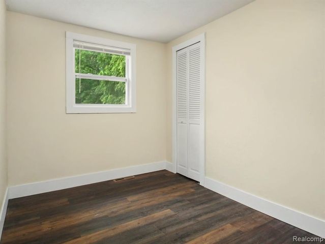 5104 Esta Drive, Flint, MI 48506