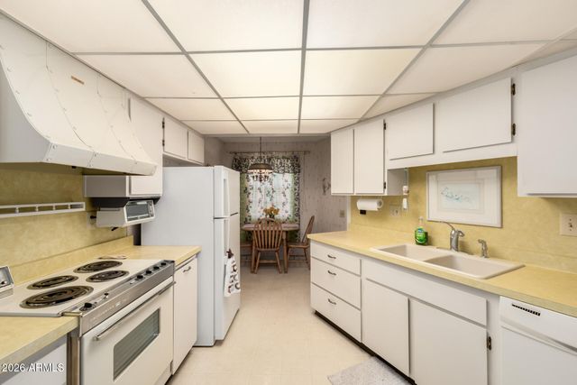 17218 N 106TH Avenue, Sun City, AZ 85373