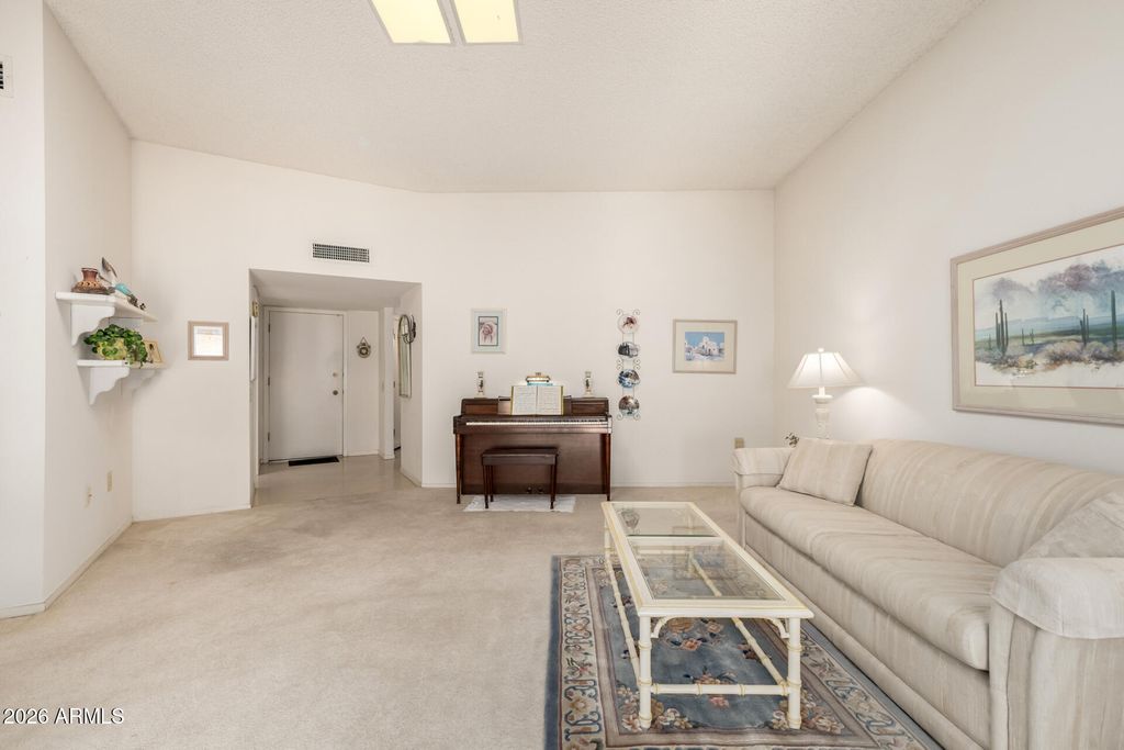 Image 10 of property listing at 17218 N 106TH Avenue, Sun City, AZ 85373