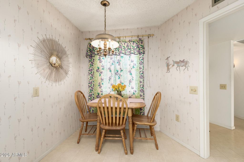Image 12 of property listing at 17218 N 106TH Avenue, Sun City, AZ 85373