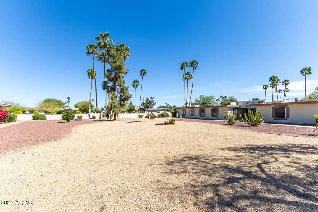 Image 35 of property listing at 17218 N 106TH Avenue, Sun City, AZ 85373