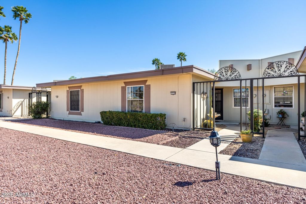 Image 38 of property listing at 17218 N 106TH Avenue, Sun City, AZ 85373