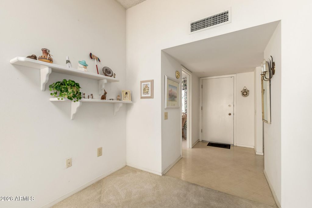 Image 5 of property listing at 17218 N 106TH Avenue, Sun City, AZ 85373