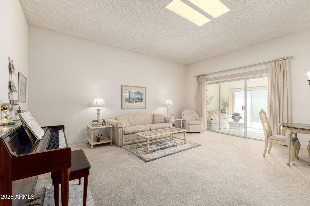 Image 6 of property listing at 17218 N 106TH Avenue, Sun City, AZ 85373