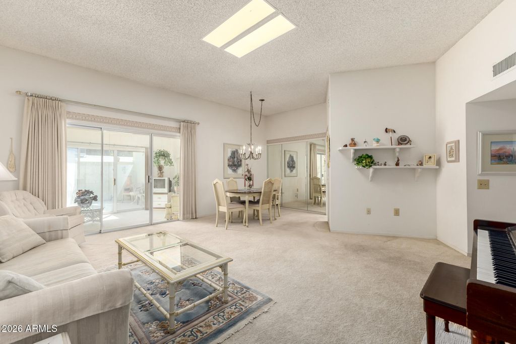 Image 7 of property listing at 17218 N 106TH Avenue, Sun City, AZ 85373