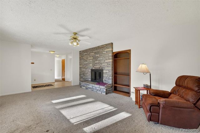 10960 Heather Lane, Whitmore Lake, MI 48189